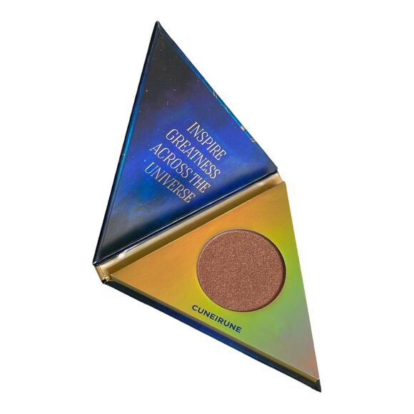 Urban Decay Marvel Studios Eternals Afterglow Highlighter Cuneirune - Picture 3 of 6